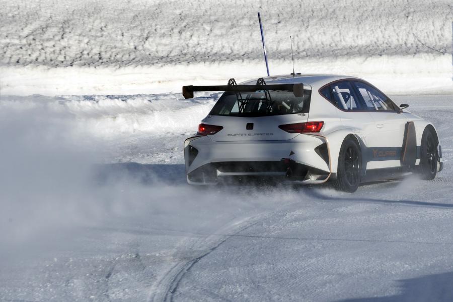  Cupra e-Racer 2018 года  (фото 18 из 23)